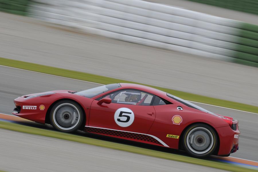  Ferrari 458 Italia Challenge 2010 года  (фото 27 из 52)